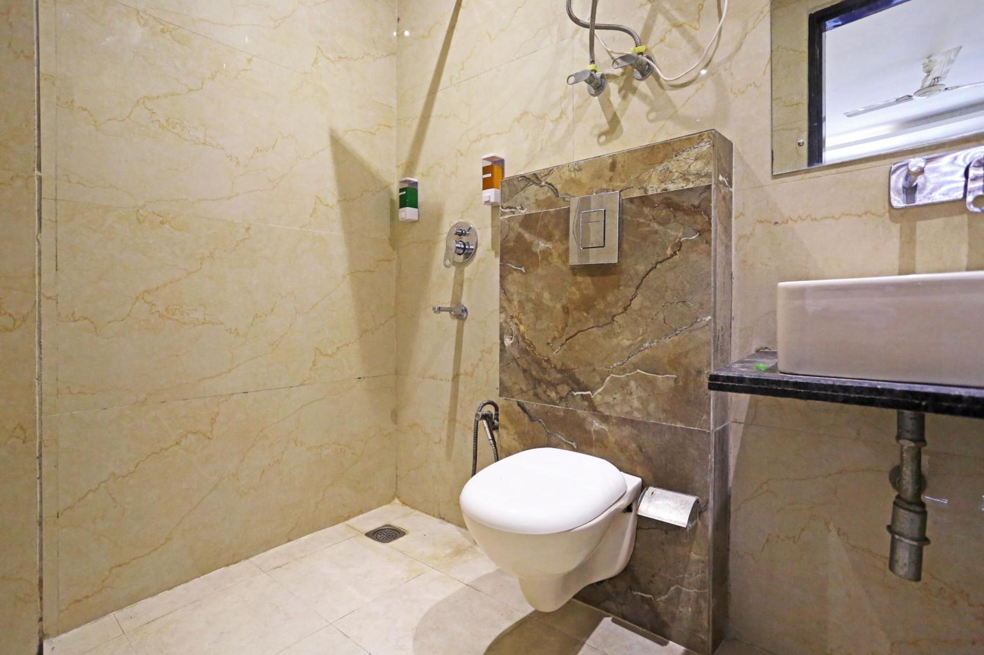 Hotel Delhi Aerocity Inn Nuova Delhi Esterno foto